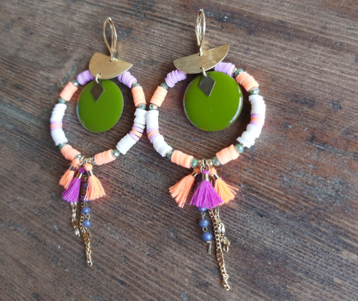 Charly&Kty, création de bijoux faits main et conseil en image dans les Monts du Lyonnais | Collection Douceur vibrante modele-rayonnante-orange-kaki-et-violet